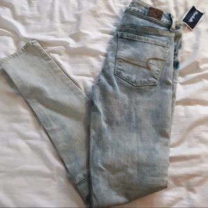 NWT American Eagle AEO Bleached Hi Rise Jegging